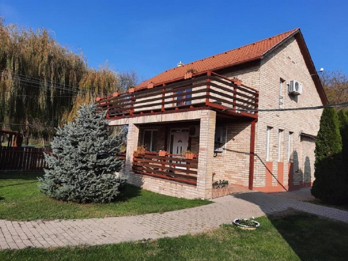 Ponty-Poronty Vendeghaz Hotel Nagybaracska Exterior foto