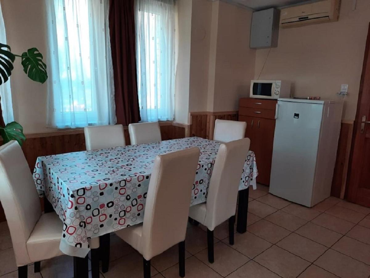 Ponty-Poronty Vendeghaz Hotel Nagybaracska Exterior foto